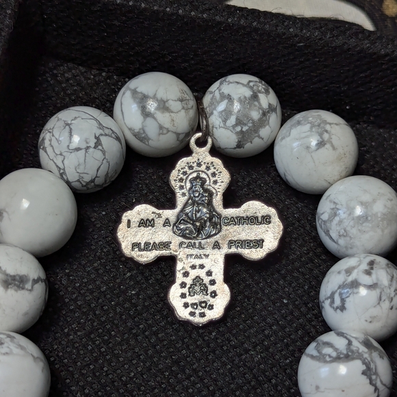 Catholic Howlite Bracelet - Picture 2 of 6